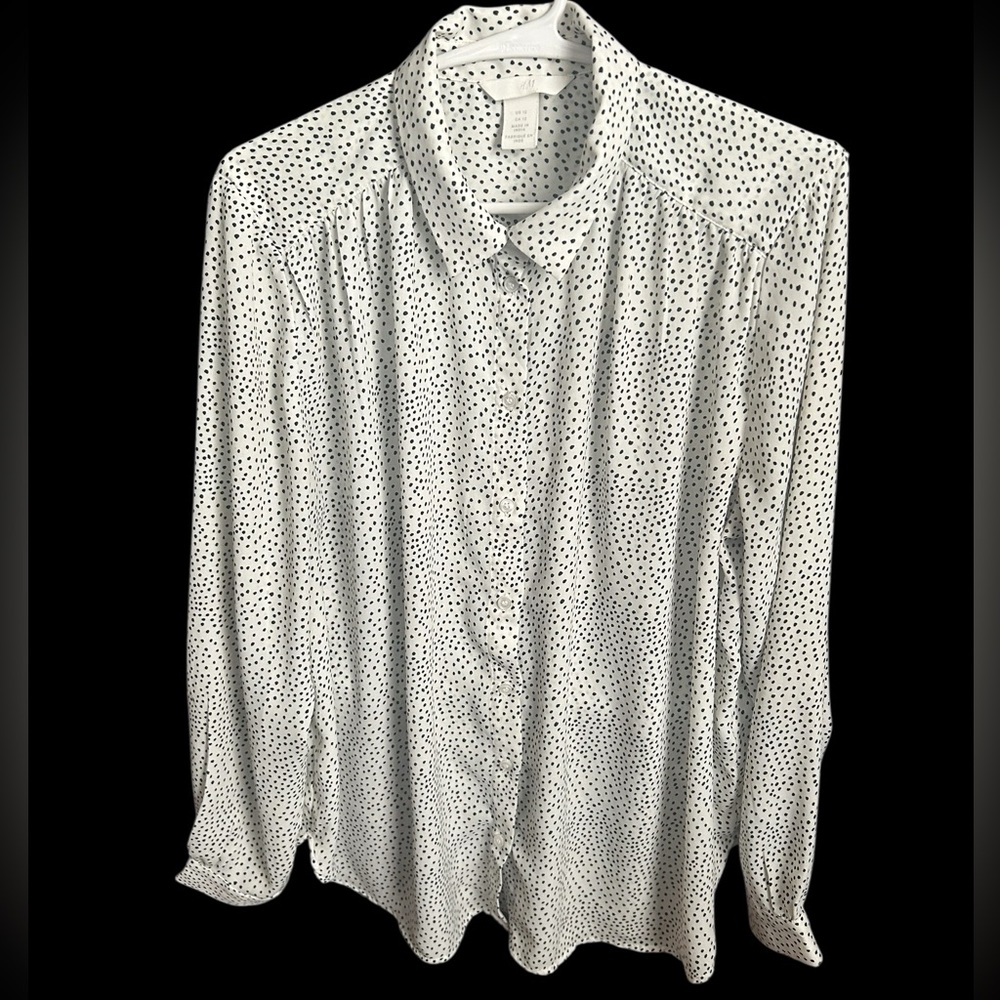 H&M Polka Dot Silky breathable Woman’s Blouse Shirt size 12 EUC